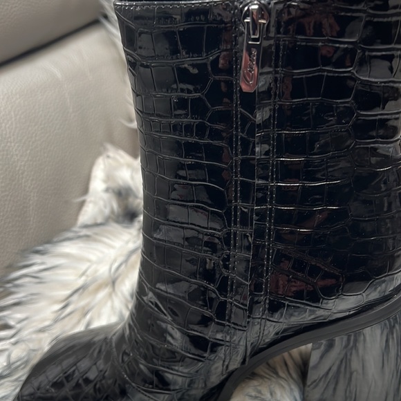 Woman’s Layla Black Square Heel Bootie CIRCUS NY. New - Picture 9 of 11